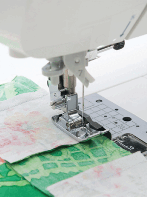 Sormisuoja- Asennusalusta- Ommelalueen suurennuslasi- Ompelualueen suurennuslasi- Syöttäjän peitelevy- LED-osoitin- Paksun nauhan/langan puolakotelo- Adapteri-istukka- Polvinostinvipu- Jalkasäädin- Jalkasäätimen toimintostoppari- Lisätaso- Magneetti- Suorapistolevy- Kartioteline- Lisälankatappi- tilkkuilijan jalkasarja- ompelijan paininjalkasetti- Ommelohjain- Rypytysjalka- 7 nauhan paininjalka-nauhajalka 3 nauhalle- Nauhakirjontajalka- Silmukkajalka- Helmijalka- Aplikointipaininjalka- Avoin (aplikointi)jalka- Vapaatikkausjalka (siksak)- Vapaatikkausjalka (avoin)- Vapaatikkausjalka (viivaimelle)- Vapaatikkausjalka- Reunatikkausjalka lyhyt- Reunatikkausjalka- Ohjainjalka- 7mm ohjainjalka- ¼” ohjainjalka- Tilkkutyöjalka- Tasasyöttäjä- Pintuck (leveä)- Pintuck (kapea)- Kantinkääntäjäjalka- Suoraommeljalka- Rullapäärmejalka siksak- Rullapäärmejalka- Rullajalka- Teflonjalka- Piilovetoketjujalka- Kapea vetoketjujalka- Säädettävä vetoketjujalka- Vetoketjujalka- Napinkiinnitysjalka- Koruommeljalka- Napinläpijalka- Huolittelujalka- Yleispaininjalka- Juki TL-2300 Sumato- Juki TL-2200QVP Mini- Juki MCS-1800 Kirei- Juki MCS-1500- Juki MO-2500 Sumato- Juki MO-2000QVP- Juki MO-1000- Juki MO-735- Juki MO-734DEN- Juki MO-214D Kirei- Juki MO-204D Kirei- Juki MO-654DE- Juki MO-80CB- Juki MO-50eN- Juki HZL-G220- Juki HZL-G120- Juki HZL-F700 Juki HZL-F500- Juki HZL-F370- Juki HZL-DX7- Juki HZL-DX5- Juki HZL-DX3- Juki HZL-80H- Juki HZL-70H- Juki HZL-60H- Juki HZL-355Z- Juki HZL-353Z-