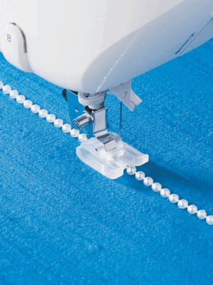 Sormisuoja- Asennusalusta- Ommelalueen suurennuslasi- Ompelualueen suurennuslasi- Syöttäjän peitelevy- LED-osoitin- Paksun nauhan/langan puolakotelo- Adapteri-istukka- Polvinostinvipu- Jalkasäädin- Jalkasäätimen toimintostoppari- Lisätaso- Magneetti- Suorapistolevy- Kartioteline- Lisälankatappi- tilkkuilijan jalkasarja- ompelijan paininjalkasetti- Ommelohjain- Rypytysjalka- 7 nauhan paininjalka-nauhajalka 3 nauhalle- Nauhakirjontajalka- Silmukkajalka- Helmijalka- Aplikointipaininjalka- Avoin (aplikointi)jalka- Vapaatikkausjalka (siksak)- Vapaatikkausjalka (avoin)- Vapaatikkausjalka (viivaimelle)- Vapaatikkausjalka- Reunatikkausjalka lyhyt- Reunatikkausjalka- Ohjainjalka- 7mm ohjainjalka- ¼” ohjainjalka- Tilkkutyöjalka- Tasasyöttäjä- Pintuck (leveä)- Pintuck (kapea)- Kantinkääntäjäjalka- Suoraommeljalka- Rullapäärmejalka siksak- Rullapäärmejalka- Rullajalka- Teflonjalka- Piilovetoketjujalka- Kapea vetoketjujalka- Säädettävä vetoketjujalka- Vetoketjujalka- Napinkiinnitysjalka- Koruommeljalka- Napinläpijalka- Huolittelujalka- Yleispaininjalka- Juki TL-2300 Sumato- Juki TL-2200QVP Mini- Juki MCS-1800 Kirei- Juki MCS-1500- Juki MO-2500 Sumato- Juki MO-2000QVP- Juki MO-1000- Juki MO-735- Juki MO-734DEN- Juki MO-214D Kirei- Juki MO-204D Kirei- Juki MO-654DE- Juki MO-80CB- Juki MO-50eN- Juki HZL-G220- Juki HZL-G120- Juki HZL-F700 Juki HZL-F500- Juki HZL-F370- Juki HZL-DX7- Juki HZL-DX5- Juki HZL-DX3- Juki HZL-80H- Juki HZL-70H- Juki HZL-60H- Juki HZL-355Z- Juki HZL-353Z-