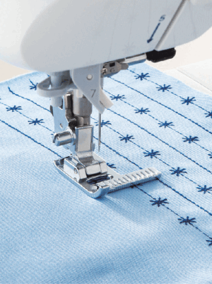 Sormisuoja- Asennusalusta- Ommelalueen suurennuslasi- Ompelualueen suurennuslasi- Syöttäjän peitelevy- LED-osoitin- Paksun nauhan/langan puolakotelo- Adapteri-istukka- Polvinostinvipu- Jalkasäädin- Jalkasäätimen toimintostoppari- Lisätaso- Magneetti- Suorapistolevy- Kartioteline- Lisälankatappi- tilkkuilijan jalkasarja- ompelijan paininjalkasetti- Ommelohjain- Rypytysjalka- 7 nauhan paininjalka-nauhajalka 3 nauhalle- Nauhakirjontajalka- Silmukkajalka- Helmijalka- Aplikointipaininjalka- Avoin (aplikointi)jalka- Vapaatikkausjalka (siksak)- Vapaatikkausjalka (avoin)- Vapaatikkausjalka (viivaimelle)- Vapaatikkausjalka- Reunatikkausjalka lyhyt- Reunatikkausjalka- Ohjainjalka- 7mm ohjainjalka- ¼” ohjainjalka- Tilkkutyöjalka- Tasasyöttäjä- Pintuck (leveä)- Pintuck (kapea)- Kantinkääntäjäjalka- Suoraommeljalka- Rullapäärmejalka siksak- Rullapäärmejalka- Rullajalka- Teflonjalka- Piilovetoketjujalka- Kapea vetoketjujalka- Säädettävä vetoketjujalka- Vetoketjujalka- Napinkiinnitysjalka- Koruommeljalka- Napinläpijalka- Huolittelujalka- Yleispaininjalka- Juki TL-2300 Sumato- Juki TL-2200QVP Mini- Juki MCS-1800 Kirei- Juki MCS-1500- Juki MO-2500 Sumato- Juki MO-2000QVP- Juki MO-1000- Juki MO-735- Juki MO-734DEN- Juki MO-214D Kirei- Juki MO-204D Kirei- Juki MO-654DE- Juki MO-80CB- Juki MO-50eN- Juki HZL-G220- Juki HZL-G120- Juki HZL-F700 Juki HZL-F500- Juki HZL-F370- Juki HZL-DX7- Juki HZL-DX5- Juki HZL-DX3- Juki HZL-80H- Juki HZL-70H- Juki HZL-60H- Juki HZL-355Z- Juki HZL-353Z-